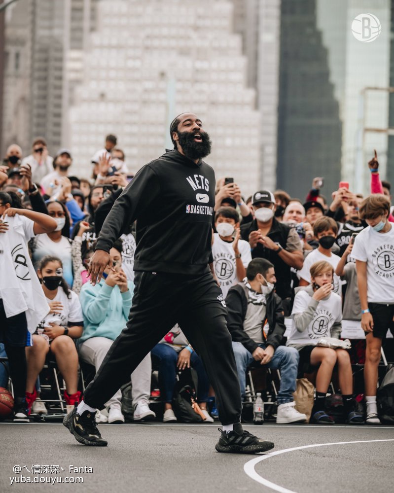 塞维利亚训练开放日；窗口期迎来里程碑引欢呼；全明星赛在即；年轻球员得到机会的简单介绍